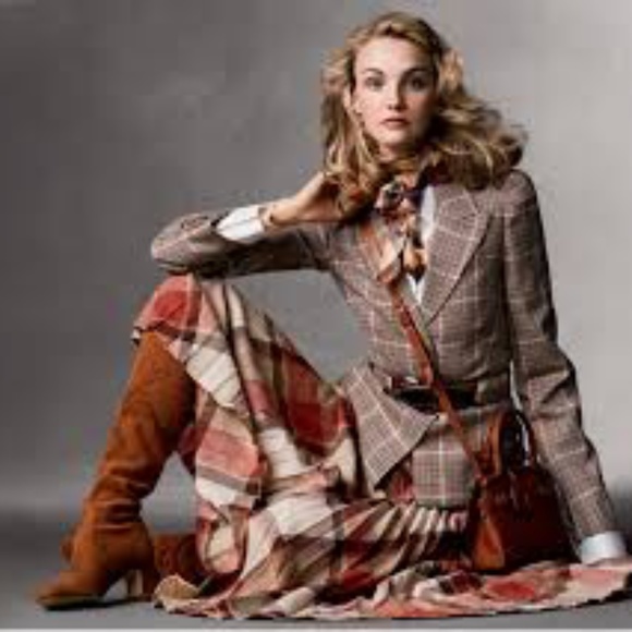 Meet your Posher, Judith - Picture 2 of 3